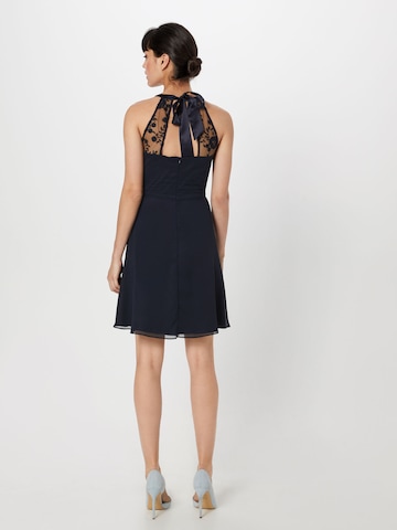 Robe de cocktail VM Vera Mont en bleu : derrière