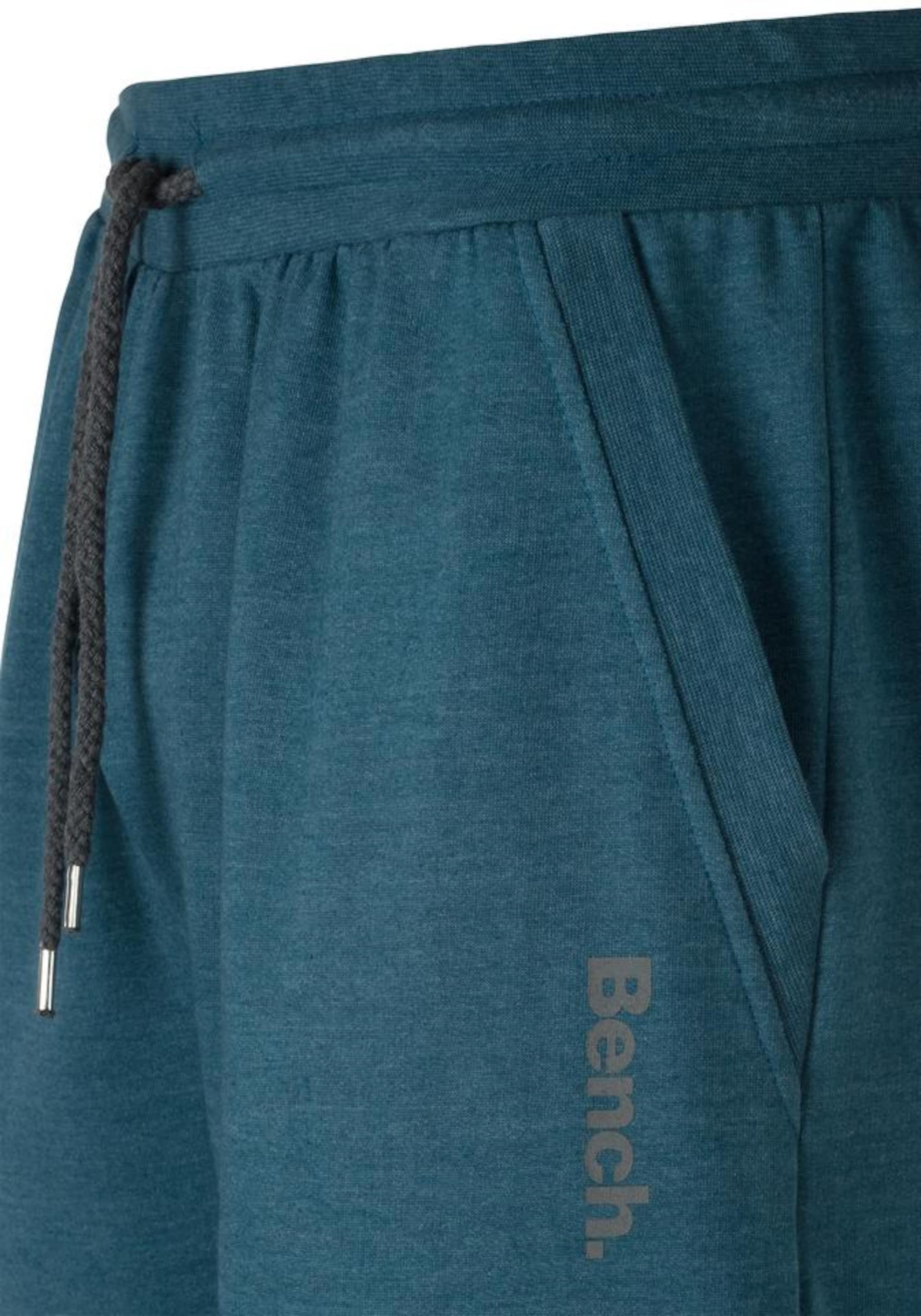 Tapered Pantaloni di BENCH in blu