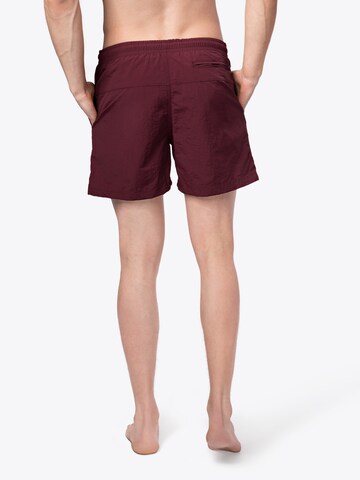 Urban Classics Badeshorts in Rot