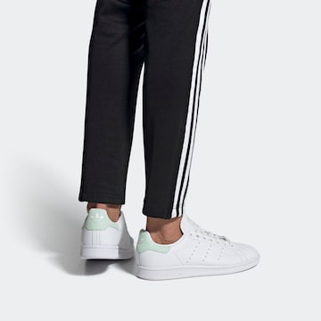 Baskets basses 'Stan Smith' ADIDAS ORIGINALS en blanc : devant