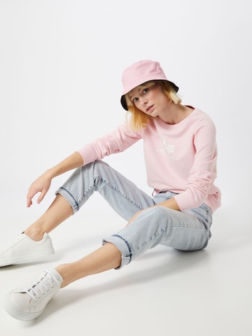 ALPHA INDUSTRIES Sweatshirt in Roze