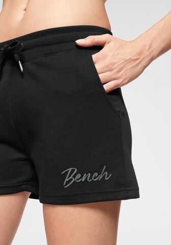 Pantaloncini da pigiama di BENCH in nero