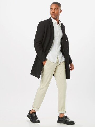Slim fit Camicia 'LS Battery HM Shirt Slim' di LEVI'S ® in bianco