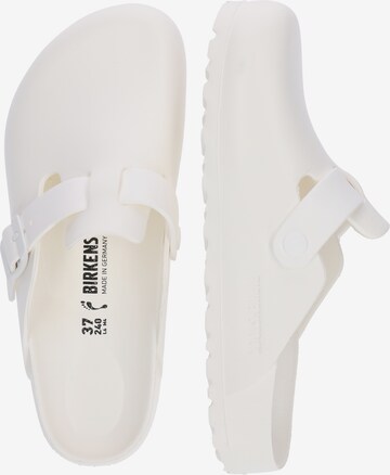 BIRKENSTOCK - Socas 'Boston' em branco: lateral