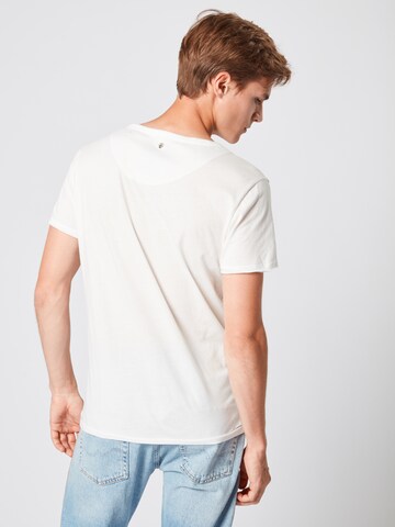 Coupe regular T-Shirt 'MT MOUSTACHE' Key Largo en blanc : derrière