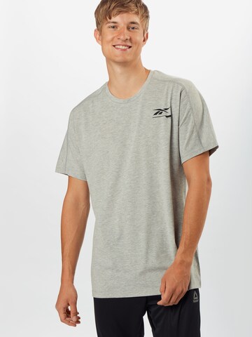 T-Shirt fonctionnel Reebok en gris : devant