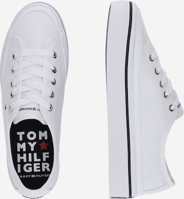 Sneaker low 'Kelsey' de la TOMMY HILFIGER pe alb