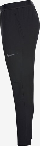 Coupe slim Pantalon de sport NIKE en noir