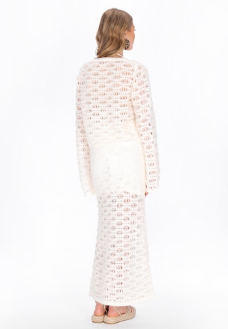 IZIA Sweater in White