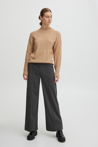Wide leg Pantaloni con piega frontale 'KATE' di ICHI in grigio