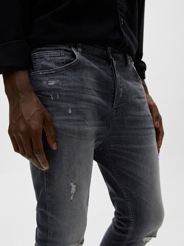 Pull&Bear Slimfit Jeans i grå