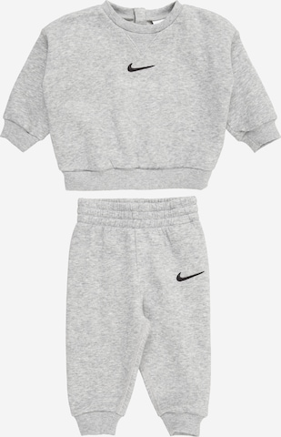 Nike Sportswear Joggingová souprava 'ESSENTIAL' – šedá: přední strana