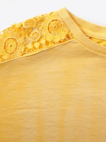 Alexa Dash Sweatshirt in Yellow