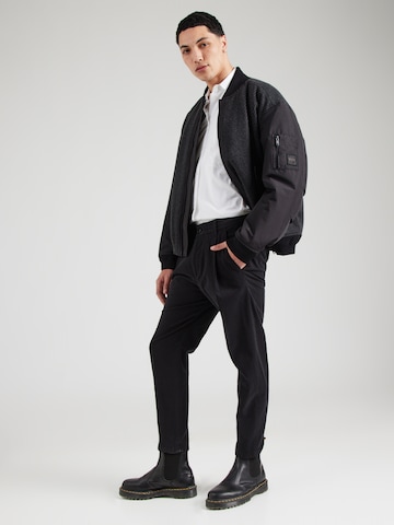 DRYKORN Regular Pleated Pants 'CHASY' in Black