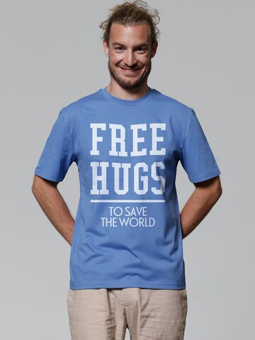 T-Shirt 'Free hugs to save the world' Watapparel en bleu : devant