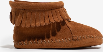 Minnetonka - Zapatos primeros pasos 'Back Flap' en marrón