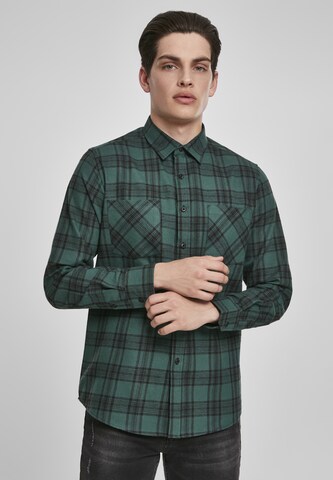 Coupe slim Chemise Urban Classics en vert : devant