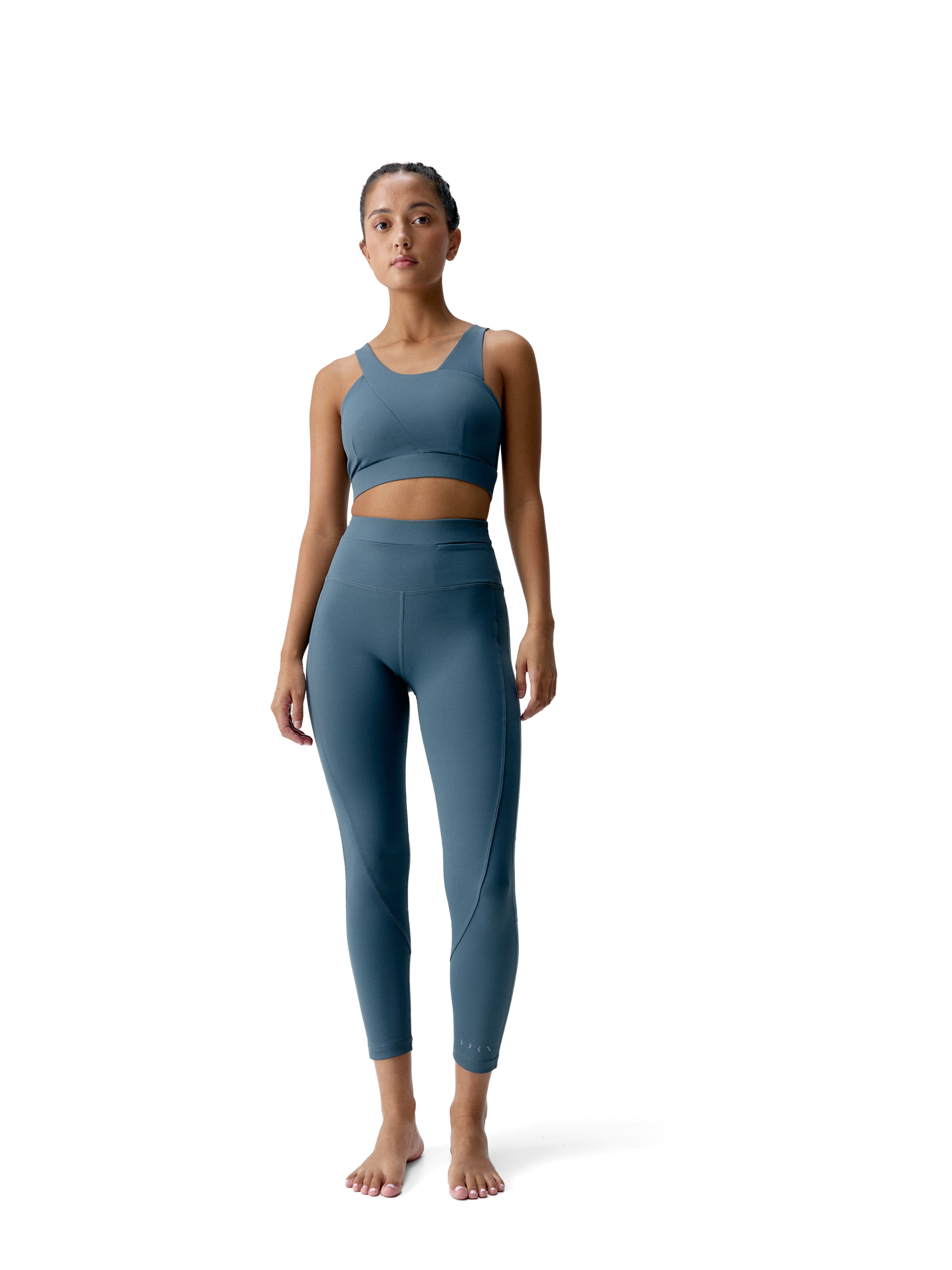 Born Living Yoga Sports top ' Jin ' in Grey
