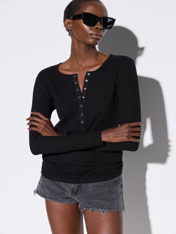 No Matter What Shirt in Zwart: voorkant