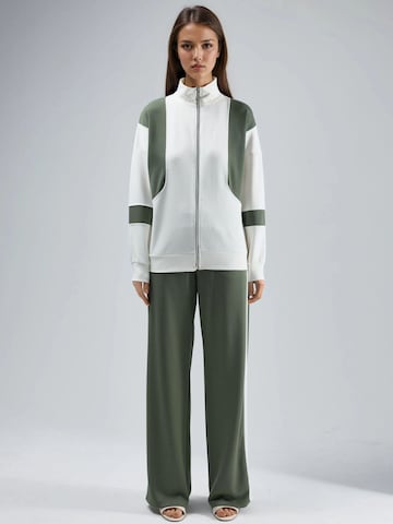 Hiccup Sweat suit in Green: front