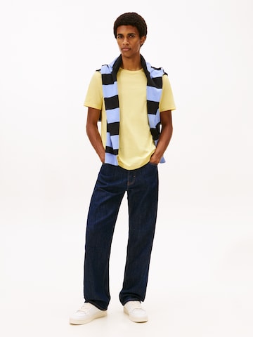 Tommy Jeans Μπλουζάκι σε κίτρινο