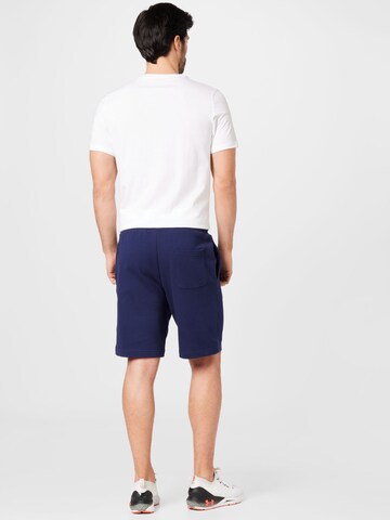 Lyle & Scott Normalny krój Spodnie w kolorze niebieski