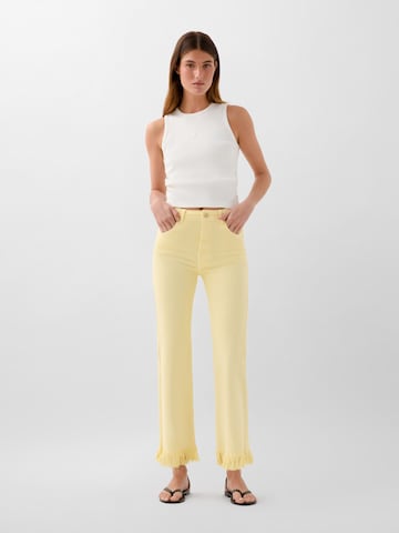 Scalpers Regular Rivet Color Denim Pant ' ' in Gelb: Vorderseite