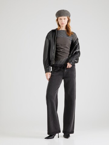 GUESS Originals Regular Hose 'GO DISTRESSED' in Schwarz