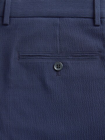 Loosefit Pantaloni con piega frontale di Next in blu