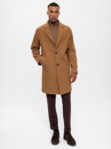 Antioch Between-seasons coat in Brown