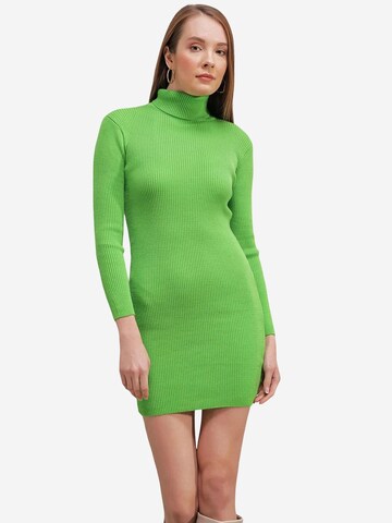 Bigdart Knit dress in Green: front
