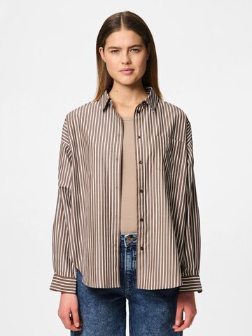 PIECES Bluse 'PCFemme' i brun: forside