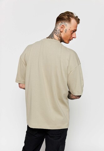 Multiply Apparel - Camiseta 'OL' en marrón
