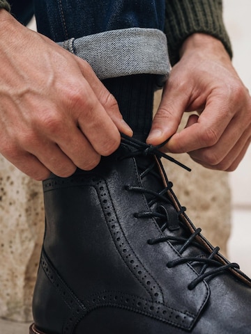 nae Vegan Shoes - Botas con cordones 'CHASE' en negro