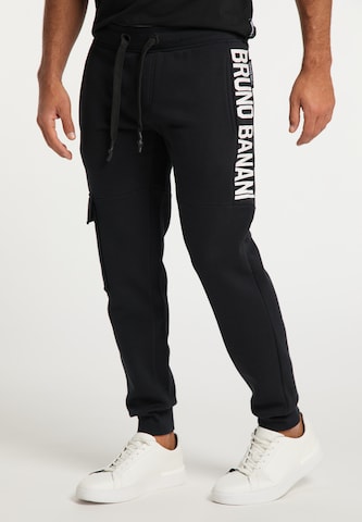 BRUNO BANANI Tapered Cargo Pants 'Ward' in Black: front