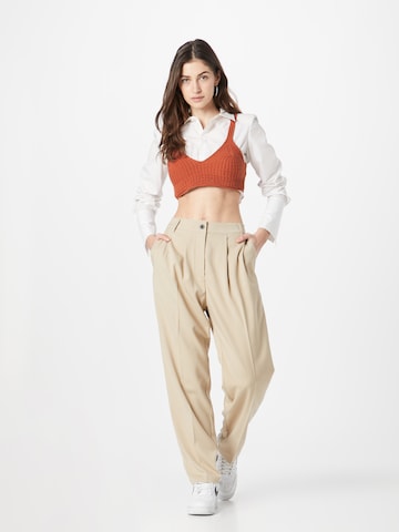 REPLAY Regular Pleat-front trousers in Beige