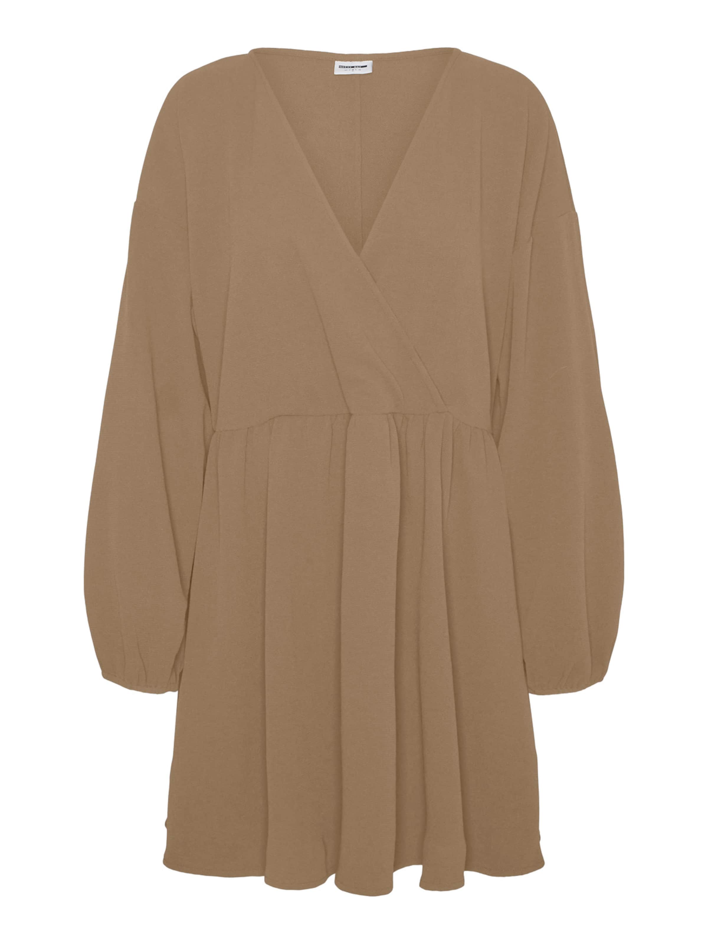 Noisy may Robe 'CATIE' en écru, Vue avec produit