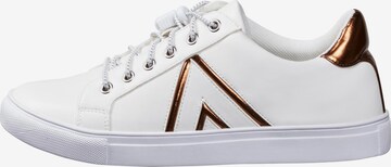 SHEEGO Sneakers in White: front