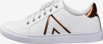 SHEEGO Sneakers in White: front