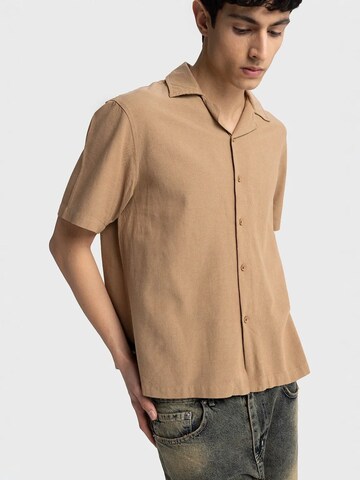 Fit confort Chemise Giesto en marron