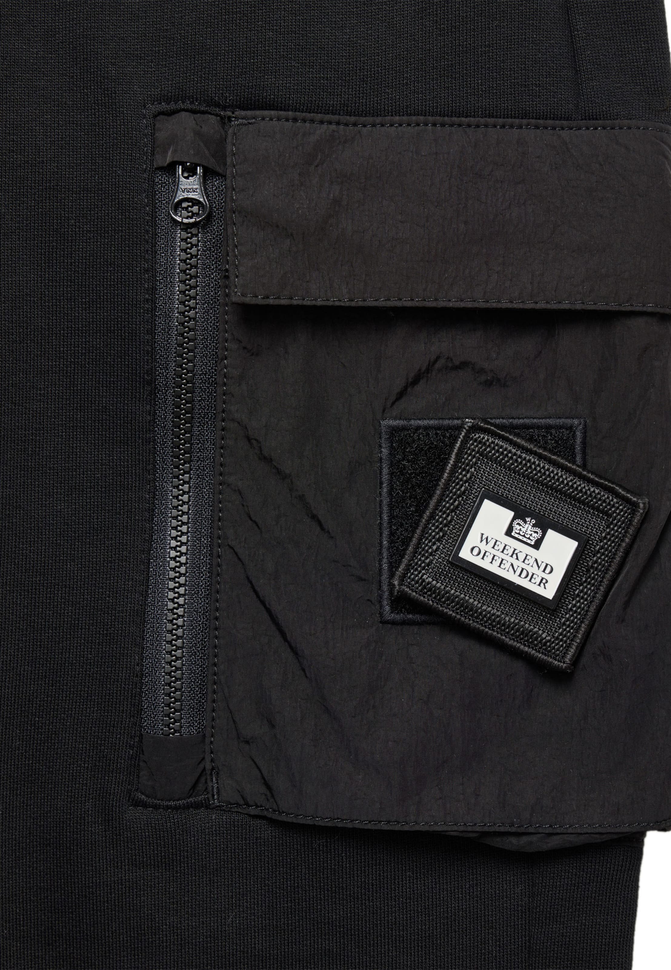 Weekend Offender Tapered Cargo trousers 'Lippi' in Black