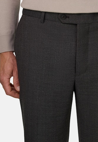 Boggi Milano Tapered Anzug in Braun: Seite