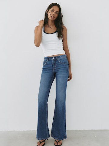 Pull&Bear Дънки Bootcut Дънки в синьо