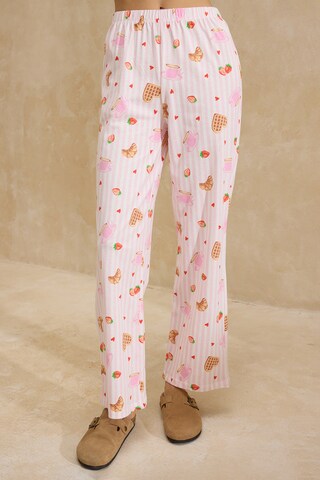 Trendyol - Pijama en rosa