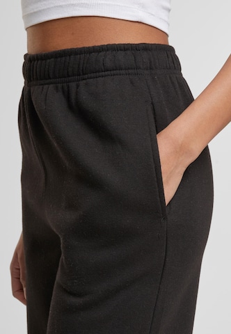 Urban Classics Tapered Housut värissä musta