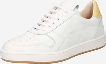 JUTELAUNE Sneakers in Beige: front