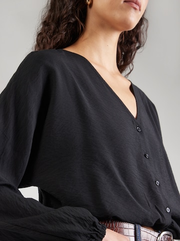 ABOUT YOU Блуза 'Orelia' в черно