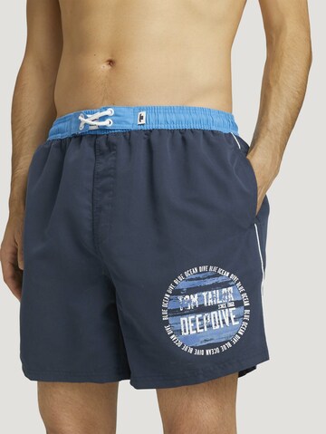 TOM TAILOR Badeshorts in Blau