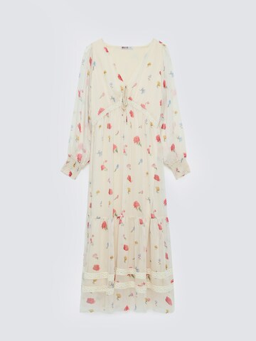 BIG STAR Dress in White: front