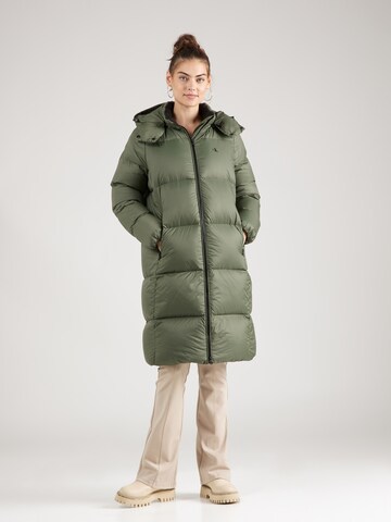 Calvin Klein Jeans Wintermantel in Groen: voorkant